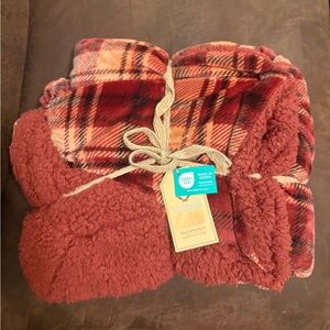 Montauk Cozy Red Plaid Sherpa Blanket